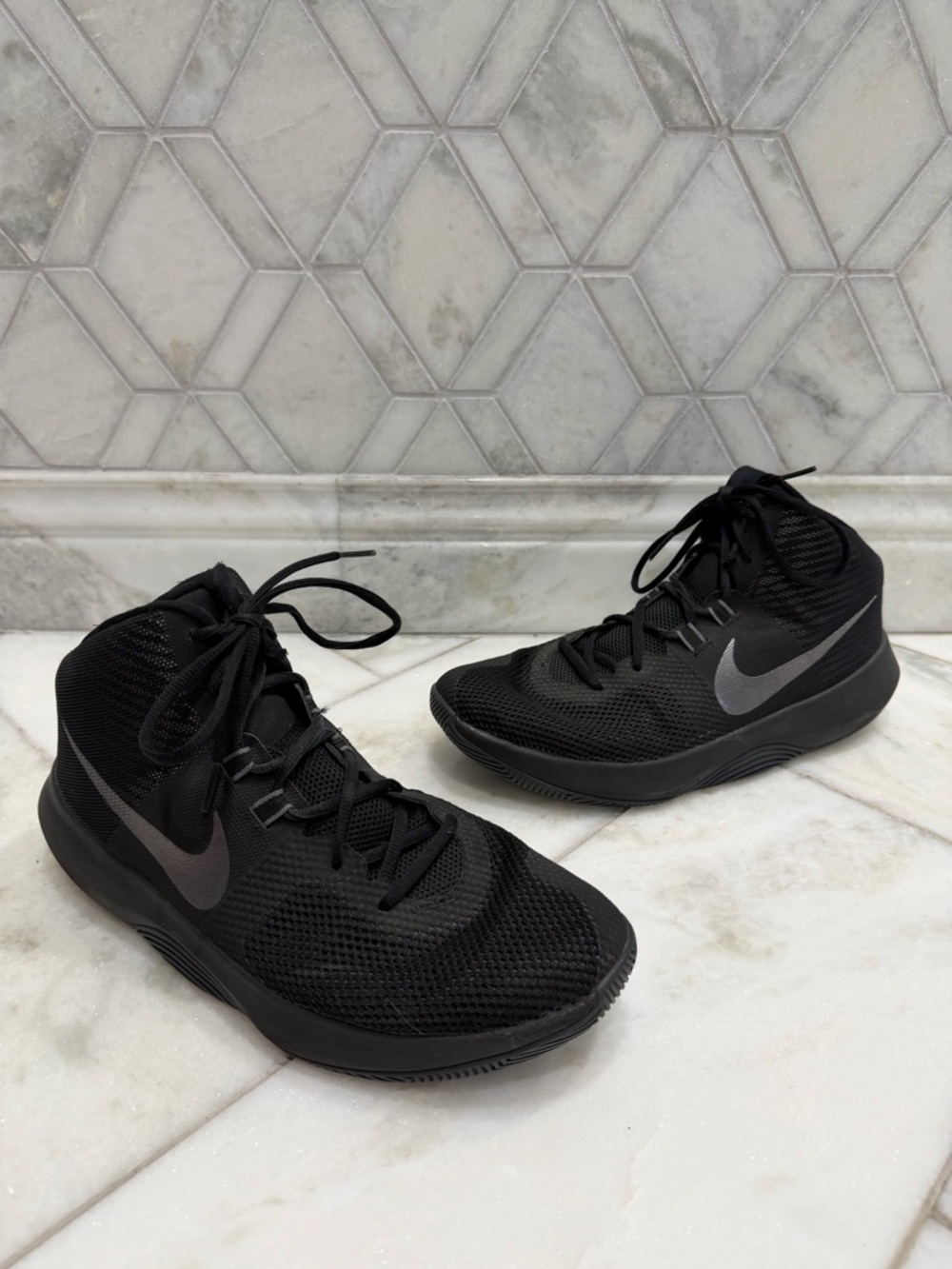 Size 10 Men’s Nike Air Precision Black / Grey Basketball Shoes